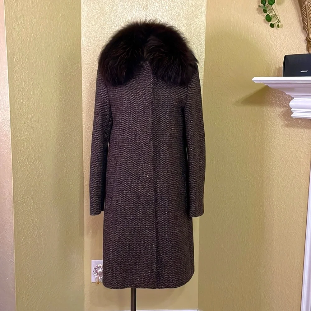 Burberry wool with fur classic coat - Picture 1 of 12